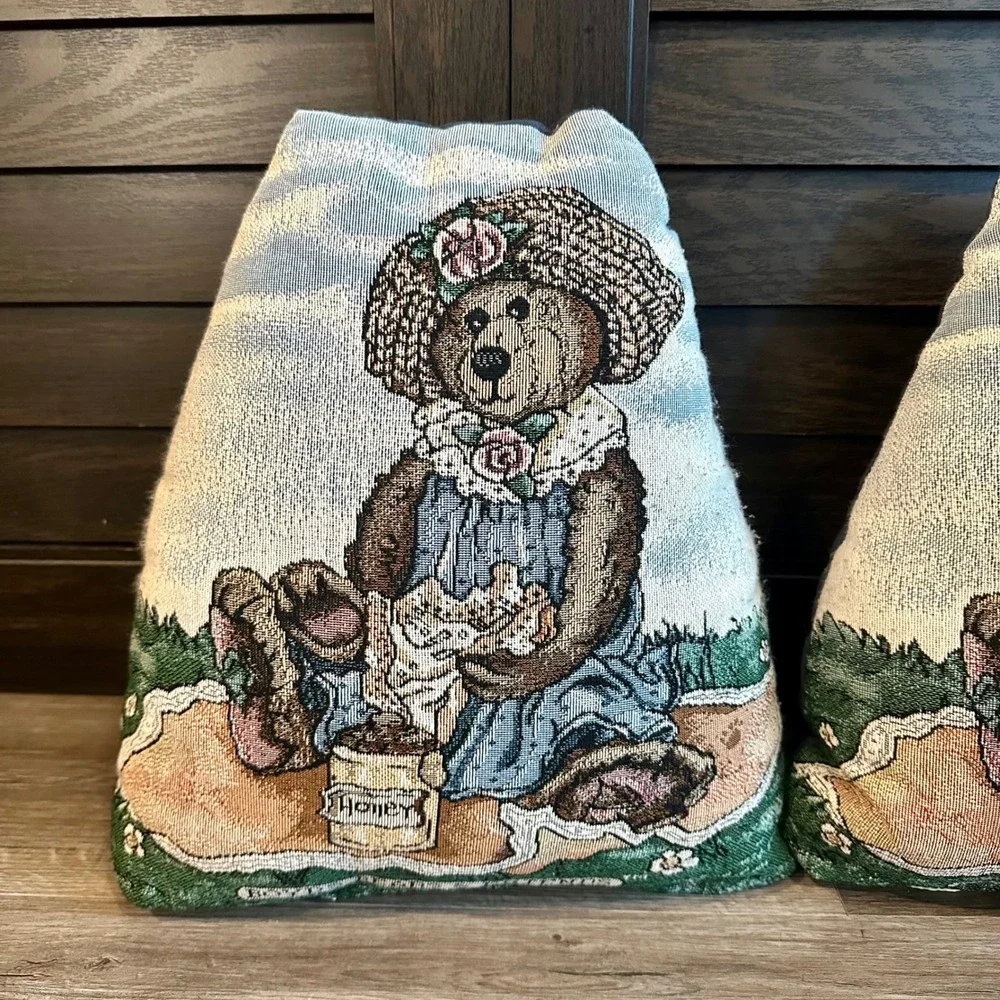 Boyds Bears & Friends Tapestry Pillow Set Country Bear with Honey Pot Decor